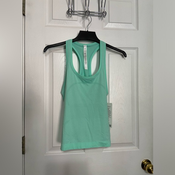 BNWT Lululemon Swiftly Tech Racerback 2.0 *Race Length in Wild Mint (8) - Picture 1 of 4